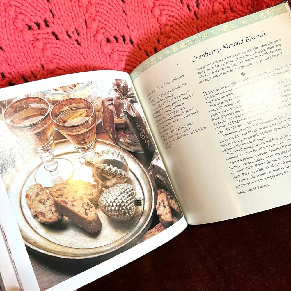 Vintage 1990s Williams - Sonoma Hardcover Gifts From The Kitchen Cookbook